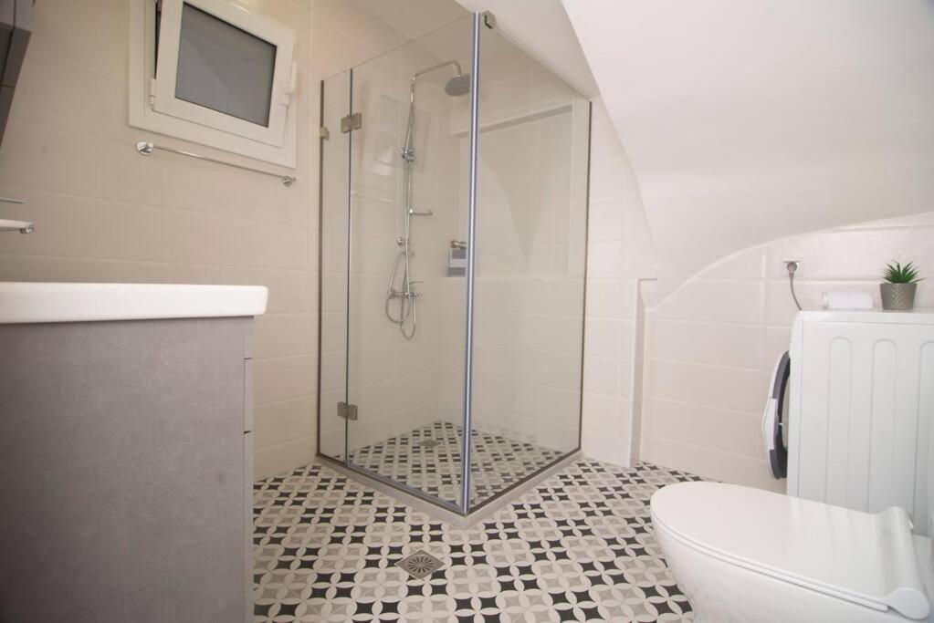 G&K House Garden Apartment เมสสินี ภายนอก รูปภาพ