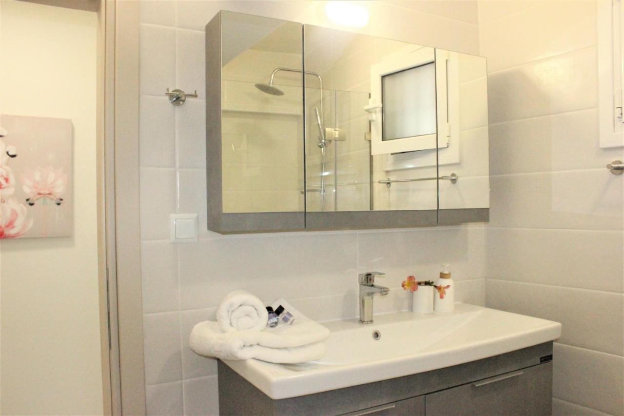 G&K House Garden Apartment เมสสินี ภายนอก รูปภาพ